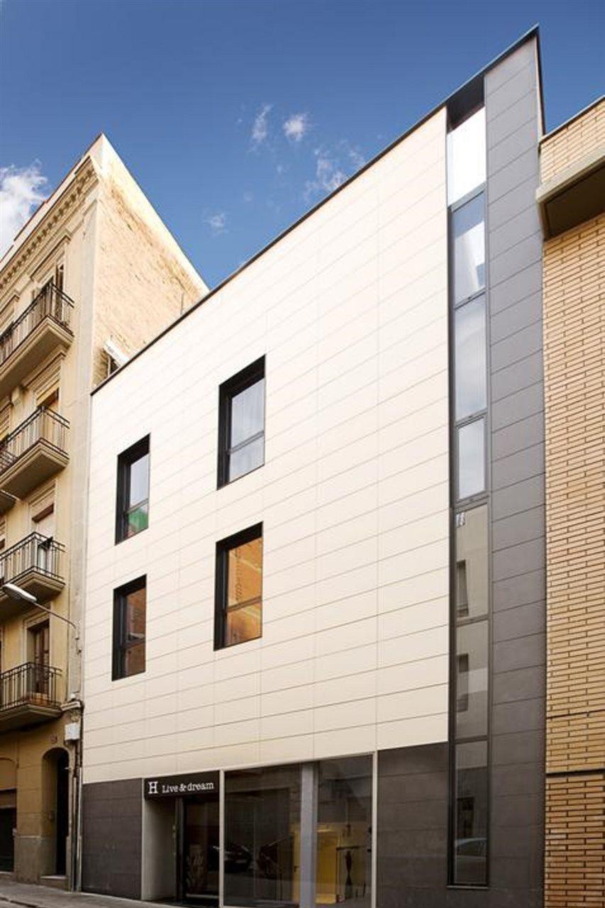 Live & Dream Hostel Barcelona Exterior photo